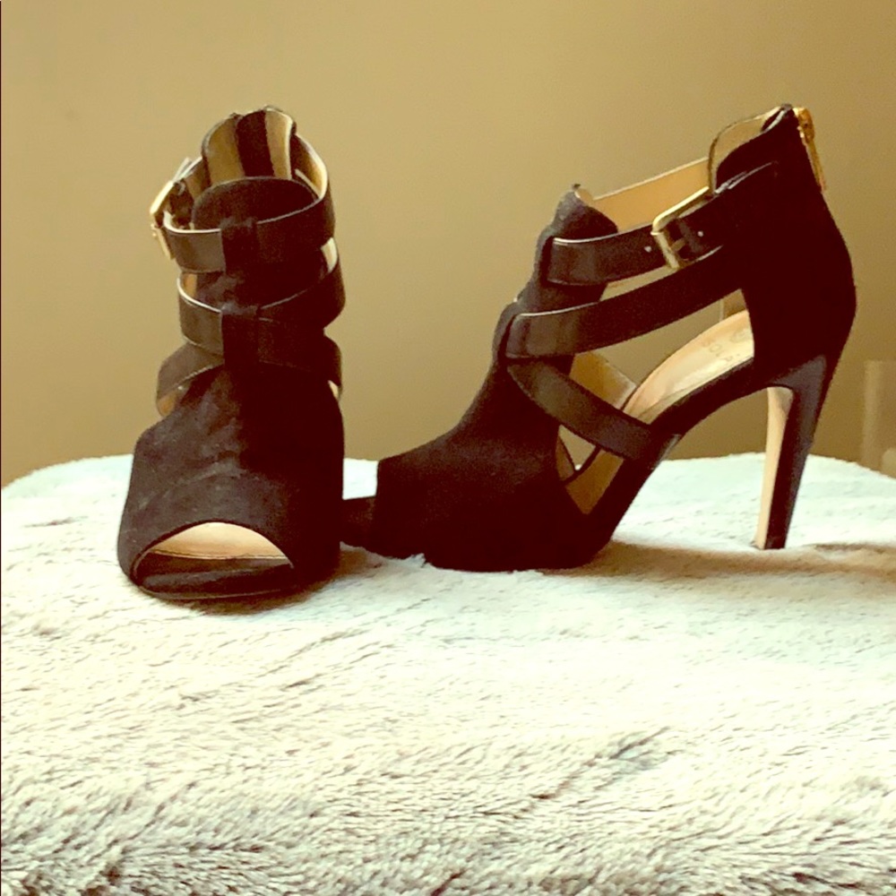 Black Isola heels